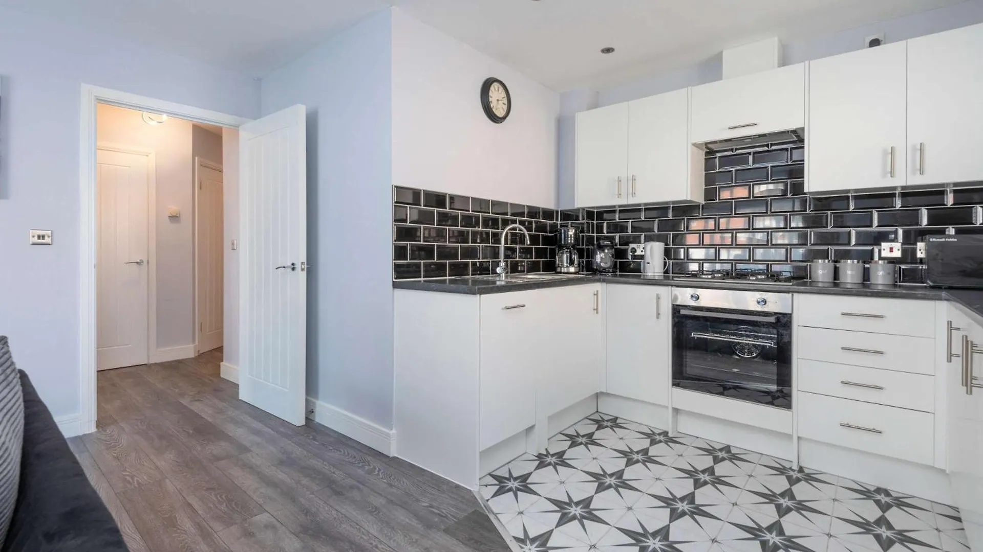 Stylish Elegant New Flat 5 Min From Elizabeth Line Lejlighed London 0*,