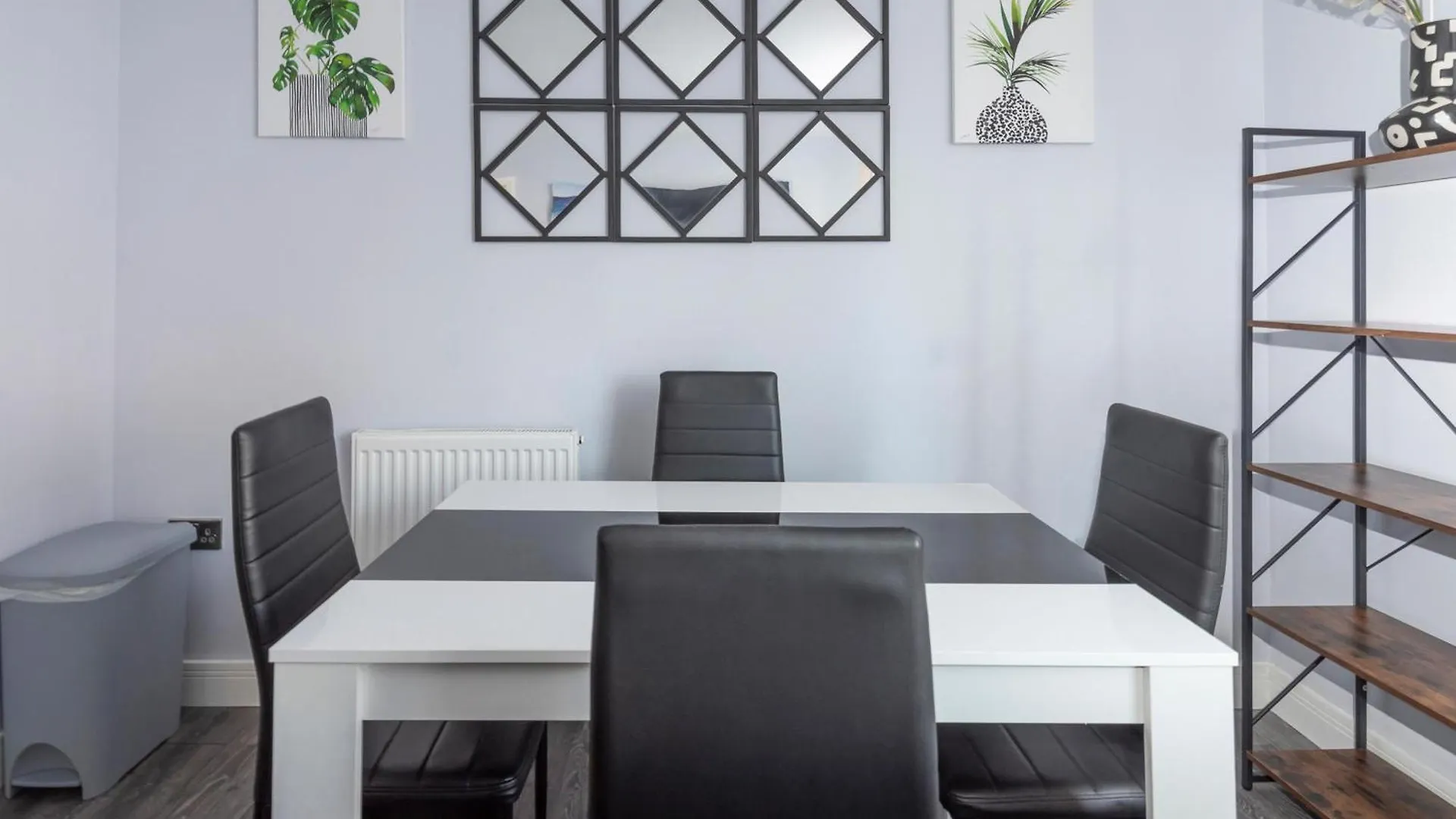 Stylish Elegant New Flat 5 Min From Elizabeth Line Lejlighed London